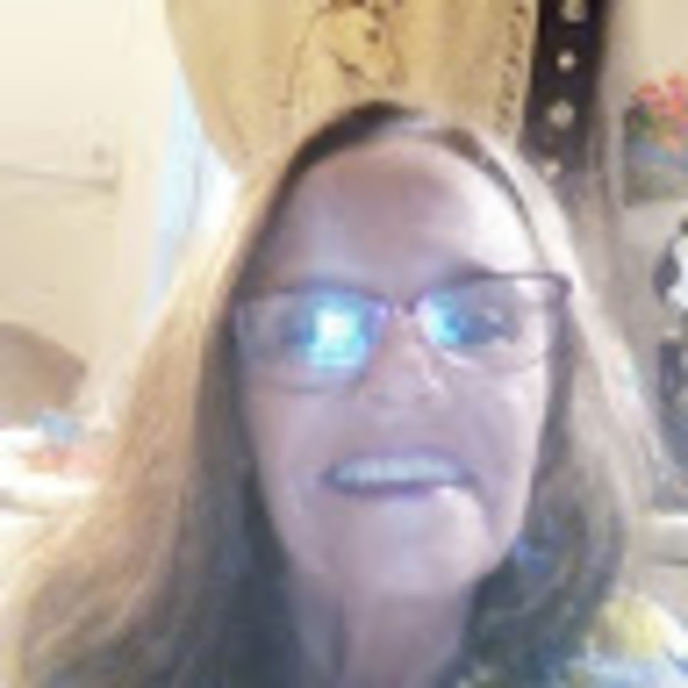 Meet your Posher, Lorrie